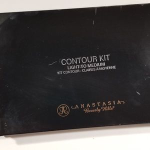 Anastasia Contour Kit (Light to Medium)